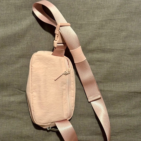 Lululemon Everywhere Belt Bag 1L - Picture 1 of 2